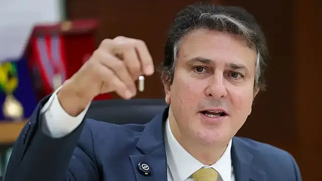 Camilo Santana, ministro da Educação.