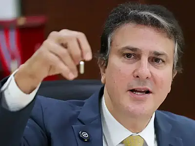 Camilo Santana, ministro da Educação.