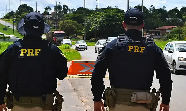 Fiscalização da Polícia Rodoviária Federal.