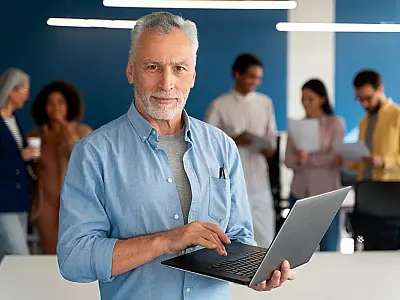 A geração prateada ganha espaço em áreas de estratégia, mentoria e relacionamento.