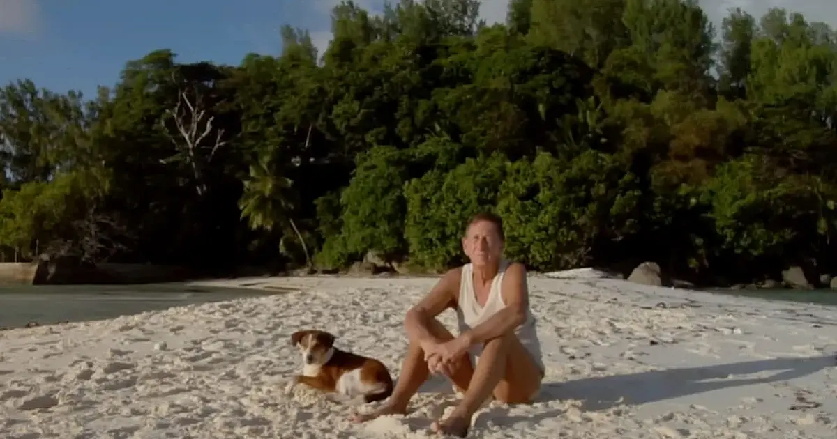 Britânico transforma ilha deserta em santuário e recusa fortuna