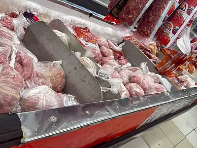 Produtos para consumo foram apreendidos e um supermercado na Trindade foi interditado.