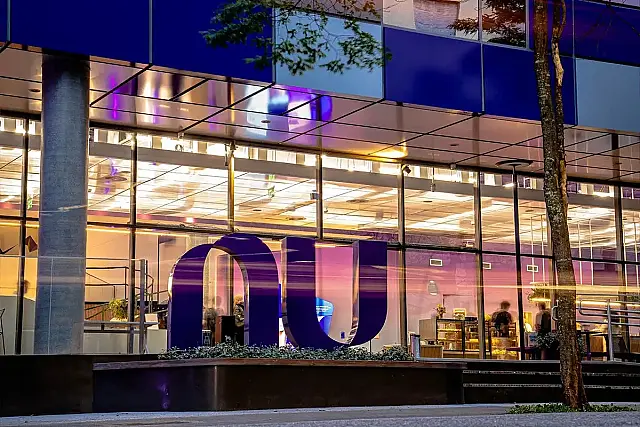 O Nubank aluga 7 mil m² no Centro do Rio, marcando grande expansão com investimento bilionário.