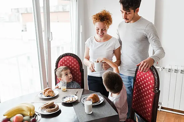 Descubra como a conexão emocional matinal transforma o humor, a segurança e o comportamento das crianças.