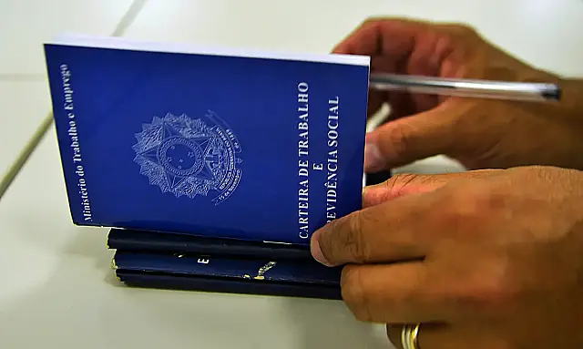 Doenças afastam 4,1 milhões de trabalhadores em 2025, recorde histórico