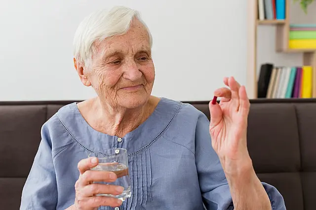 Certos medicamentos podem ser um verdadeiro perigo para pessoas idosas.