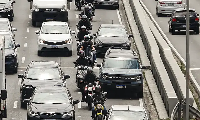 São Paulo lidera em mortes no trânsito em 2025 com 1.034 óbitos, o segundo maior número desde 2015.