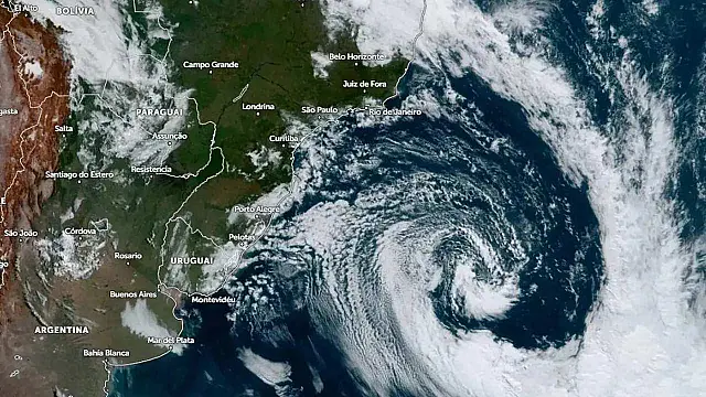 Estado do RJ terá ciclone extratropical no oceano e possível ZCAS, trazendo chuvas intensas de 30/01 a 01/02. Volumes acima de 100 mm preocupam Defesa Civil.