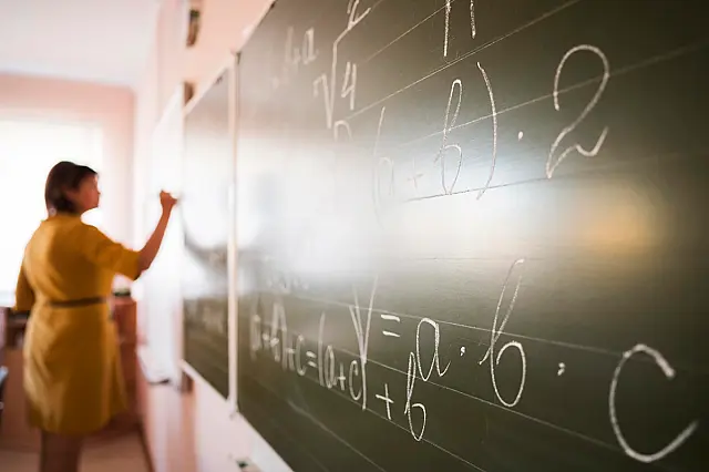 Calendário escolar 2026 marca volta às aulas em fevereiro em todo o Brasil.