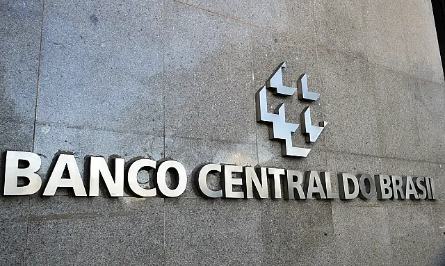 Juros para famílias disparam para 60,1% ao ano em 2025