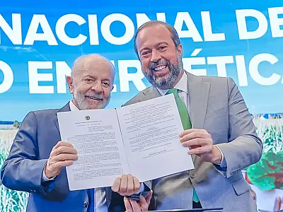 O presidente Luiz Inácio Lula da Silva (PT) e o ministro de Minas e Energia, Alexandre Silveira (PSD).