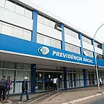 Aposentados têm 10 dias para pedir ressarcimento do INSS por descontos indevidos; veja quem tem direito e como solicitar