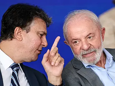 Camilo Santana e presidente Lula - Alfabetização e ensino em tempo integral perdem verba no MEC, em meio à expansão do programa Pé-de-Meia.