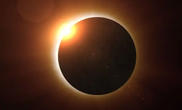 Entenda o eclipse solar anular previsto para 17 de fevereiro de 2026, que cria ilusão de apagão global com anel de fogo visível na Antártida.