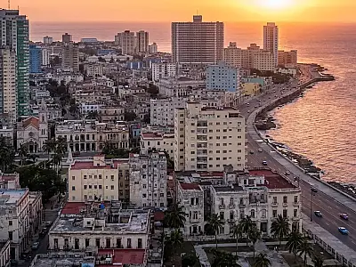 Bloqueio dos EUA ao petróleo para Cuba coloca o sistema de saúde do país à beira do colapso e ameaça tratamentos de milhões de pacientes.