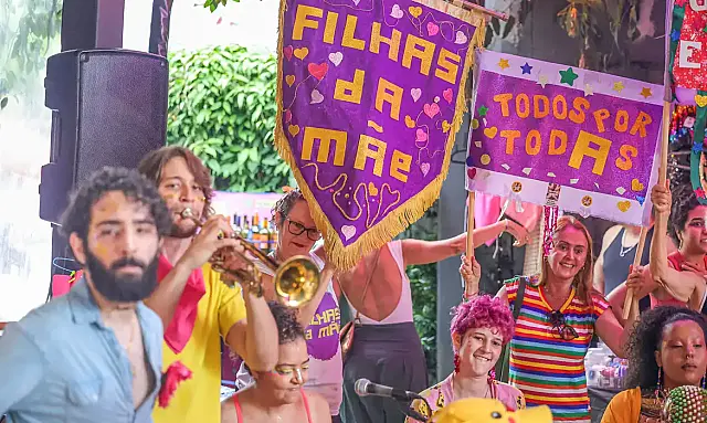 Carnaval no DF se torna espaço de autocuidado para cuidadores e pessoas com deficiência.