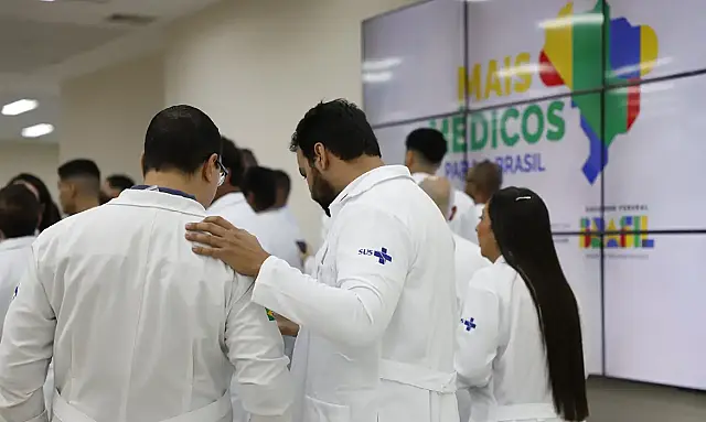 Faculdades de medicina vinculadas ao Mais Médicos podem aderir ao Bolsa Permanência até 13 de fevereiro.