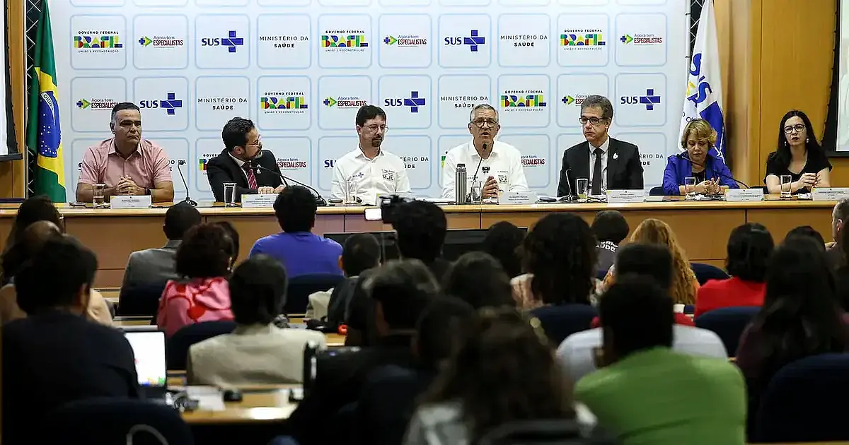 Ministério da Saúde anuncia 3 mil vagas de residência médica e 900 para especialistas no SUS em 2026: investimento de R$ 3 bilhões fortalece atendimento prioritário