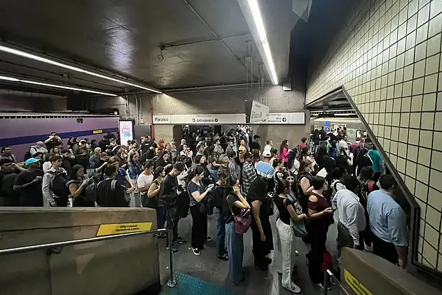 Entenda por que a Linha 3-Vermelha do Metrô de SP enfrenta lentidão nesta quarta-feira (11).