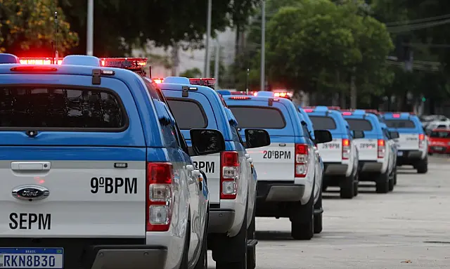 A Polícia Militar do Rio de Janeiro deflagrou nesta quinta-feira (26) uma grande operação no Complexo da Maré.