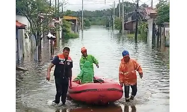 Alerta de grande perigo por chuvas no litoral de São Paulo aponta risco de alagamentos.
