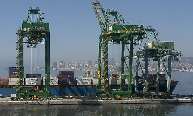 Portos do Brasil movimentaram 1,4 bilhão de toneladas de cargas em 2025, novo recorde histórico divulgado pela Antaq.