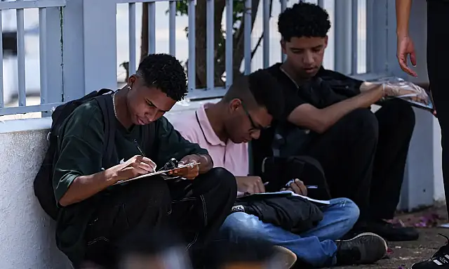 Saiba requisitos do Enem, renda familiar e prazos para pré-seleção e lista de espera.
