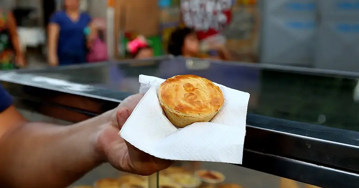 Setor de serviços cresce 2,8% em 2025 e marca quinto ano consecutivo de expansão na economia brasileira, aponta IBGE