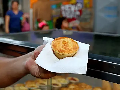 O setor de serviços no Brasil registrou crescimento de 2,8% em 2025, o quinto ano seguido de alta segundo o IBGE.