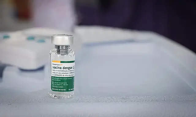 Butantan antecipa entrega de 1,3 milhão de doses da vacina contra dengue ao SUS para o primeiro semestre de 2026.