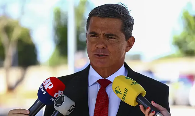 Entenda o que o Exército informou ao STF sobre visita íntima de general preso, por que a decisão depende de Moraes e quais são os próximos passos.