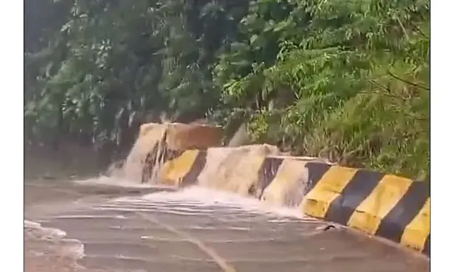 Chuvas intensas em Peruíbe, no litoral paulista, deixam mais de 400 desabrigados e causam alagamentos generalizados.