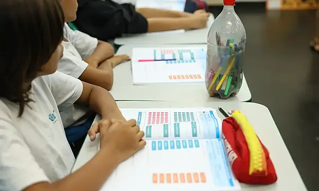Censo Escolar 2025 aponta queda de 1,08 milhão de matrículas na educação básica.