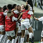 Paulistas vencem gaúchas e animam torcida na abertura do Brasileirão Feminino 2026