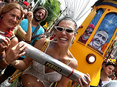 Descubra como o Bloco Céu na Terra completa 25 anos de folia em Santa Teresa, com tributo a Jorge Ben Jor.