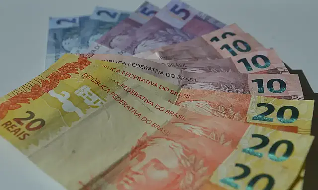 O IBGE informou que a renda domiciliar per capita foi de R$ 2.316 em 2025.