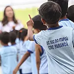 Ensino fundamental alcança 99,5% de frequência em 2025, e atraso escolar recua com melhora na distorção idade-série