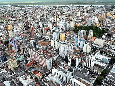 A cidade de Pelotas se destaca como a cidade mais barata do Brasil para comprar imóveis, com baixo custo de vida e qualidade de serviços públicos.