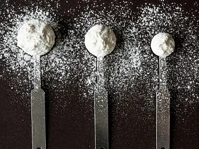 Anvisa eleva dose diária de creatina para 5 g e reforça atenção à rotulagem dos suplementos vendidos no país