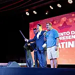 Ratinho ganha estátua em tamanho real no Museu de Cera de Foz e reforça vitrine turística do complexo