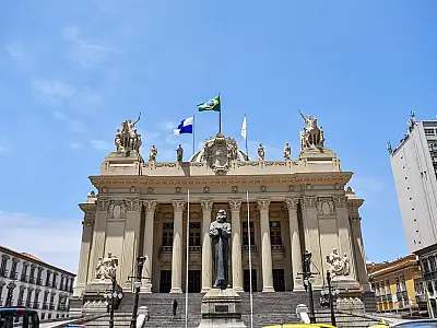 Ferros-velhos poderão ser interditados e até fechados no Rio por comercialização de fios de cobre roubados