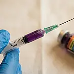 Anvisa emite alerta sobre riscos graves do uso indevido de preenchedores dérmicos no Brasil