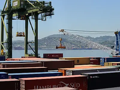 Autoridades brasileiras discutem com a China regras de inspeção de soja após devoluções de cargas por ervas daninhas.