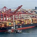 Trump avalia flexibilizar lei marítima para tentar conter alta dos combustíveis nos Estados Unidos em meio à guerra com o Irã