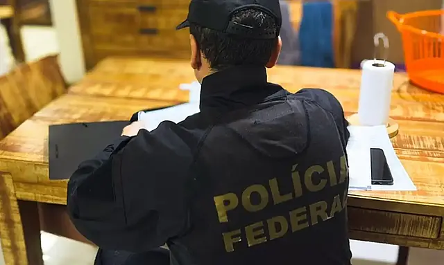 A Operação Bazaar, deflagrada pelo Gaeco do MP de SP com apoio da PF, mira corrupção policial que protegia lavagem de capitais.
