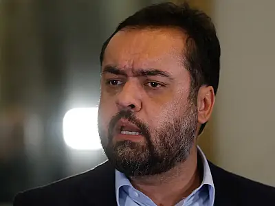 Cláudio Castro anuncia renúncia ao governo do Rio nesta segunda (23), um dia antes de julgamento no TSE que pode cassá-lo.