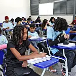 Pagamento da 1ª parcela do Pé-de-Meia inicia nesta segunda-feira para milhões de estudantes