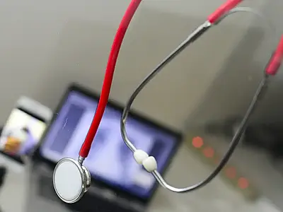 AgSUS e FMUSP oferecem 1.000 vagas gratuitas no curso de saúde digital para profissionais da Atenção Primária à Saúde.