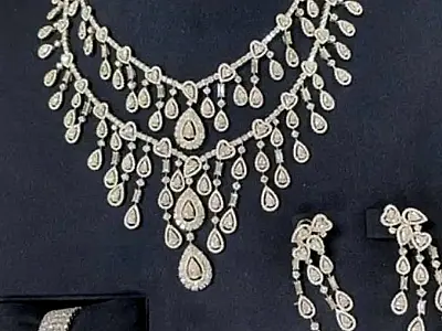 STF pede novo parecer da PGR sobre o caso das joias sauditas e adia decisão sobre possível arquivamento do inquérito.