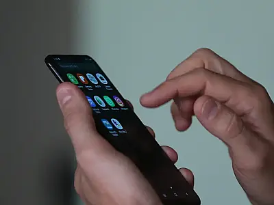 O alerta do golpe do aplicativo falso do INSS reforça cuidados com links suspeitos, apps fora das lojas oficiais e proteção dos dados bancários.